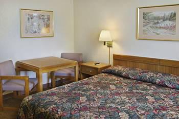 Days Inn By Wyndham Ottawa Стая снимка