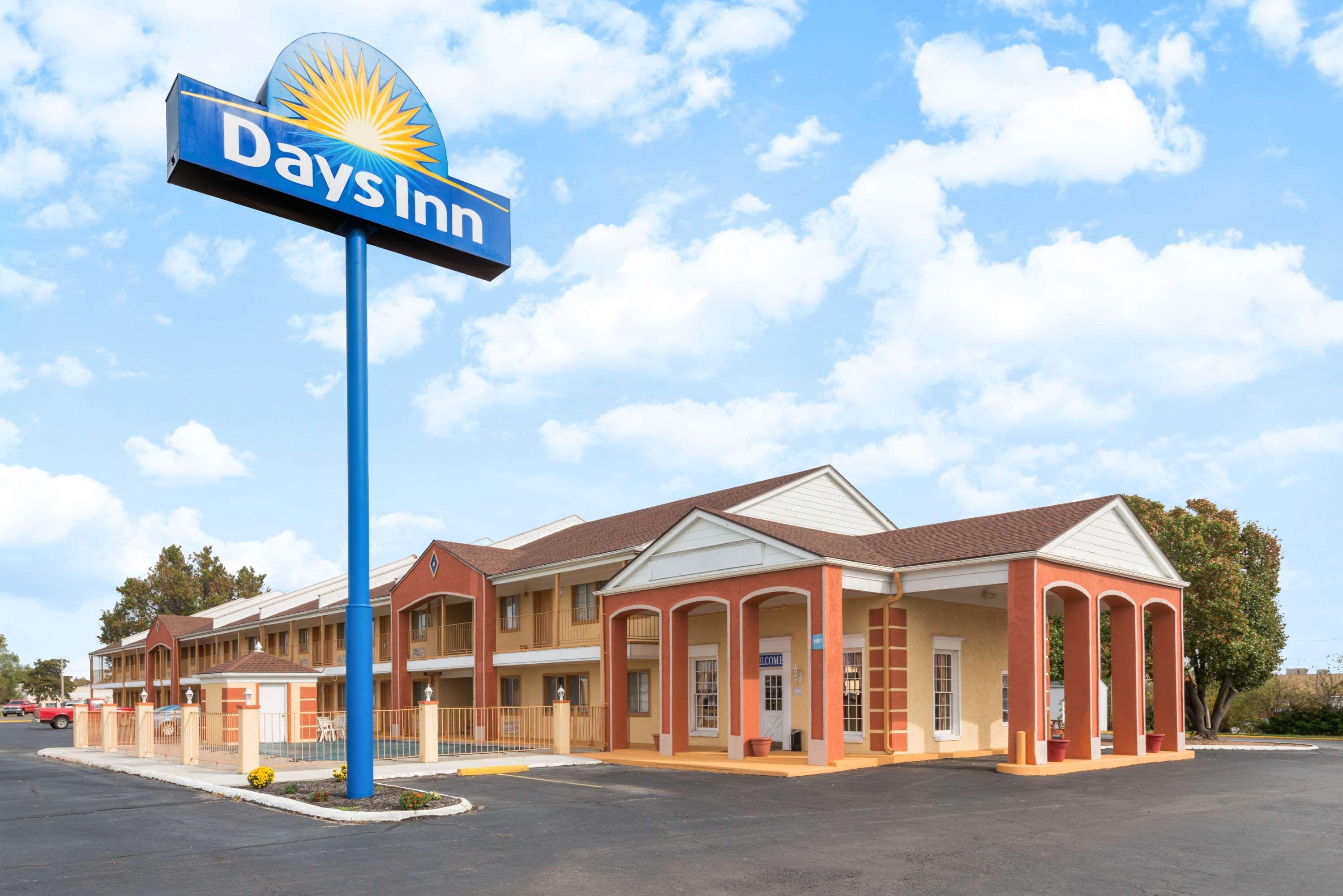 Days Inn By Wyndham Ottawa Екстериор снимка